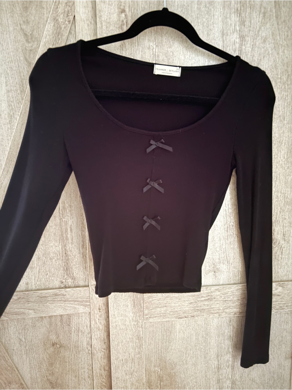 Frankee & Skylarr Black Bow Detail Ribbed Crop Top | XS